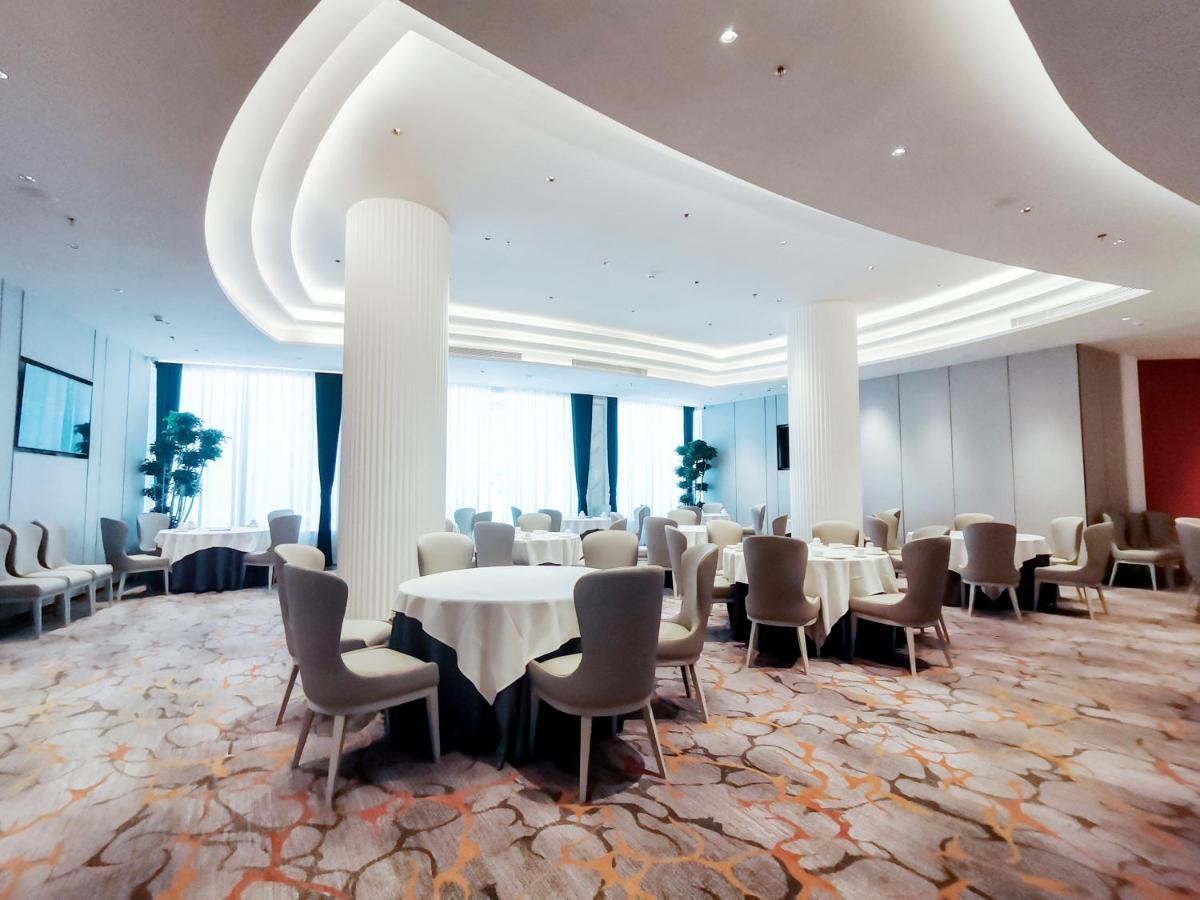 Shanghai Hotel 4*